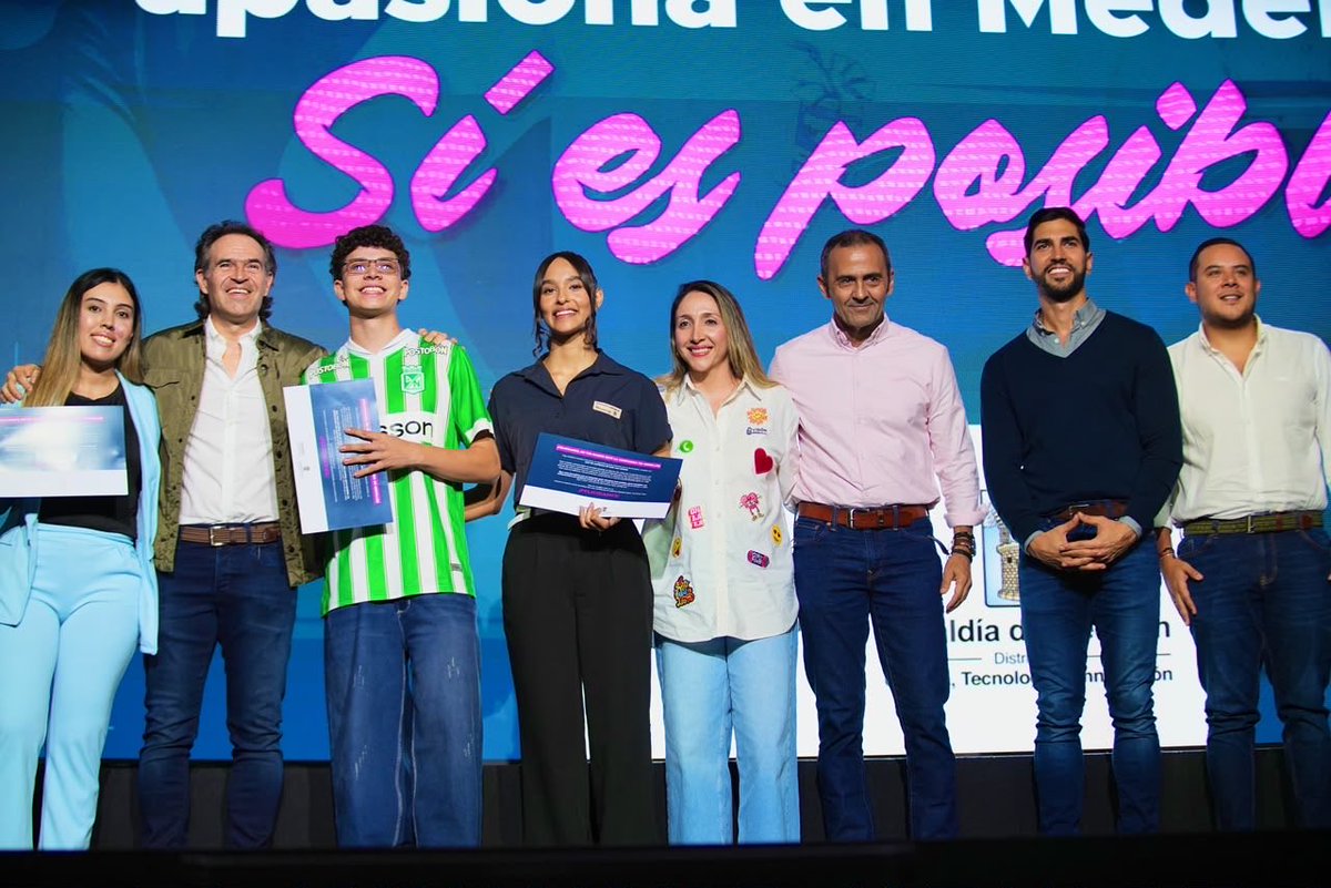 SalomonCZ's tweet photo. Hoy entregamos más de 1.400 beneficios de educación superior, con una inversión superior a $65.000 millones. Hemos superado la meta en un 146%.
Cuando la gente recupera la confianza en su Alcaldía y paga sus impuestos, esos recursos regresan en oportunidades reales como estas. https://t.co/9YqVkdK0mE