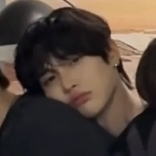 iconiqtear's tweet photo. deok 🐤🐤🐤 https://t.co/avidgpETnc