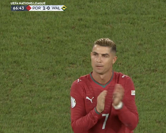 NoodleHairCR7's tweet photo. RONALDO OFF, TV OFF 👋 https://t.co/IzIRbQ9l0J