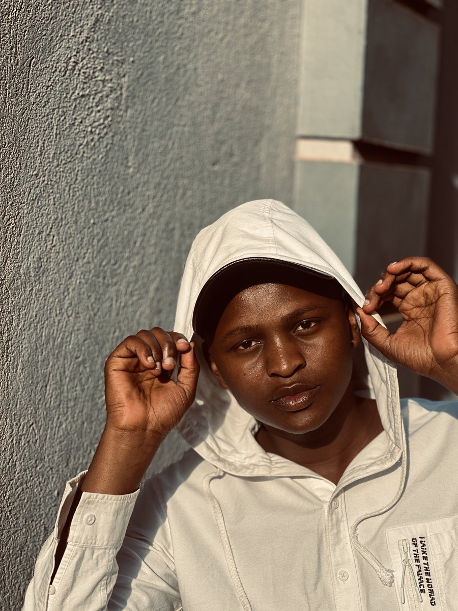 STEVAL_256's tweet photo. New music dropping 🔥 https://t.co/m8h7LRubgK