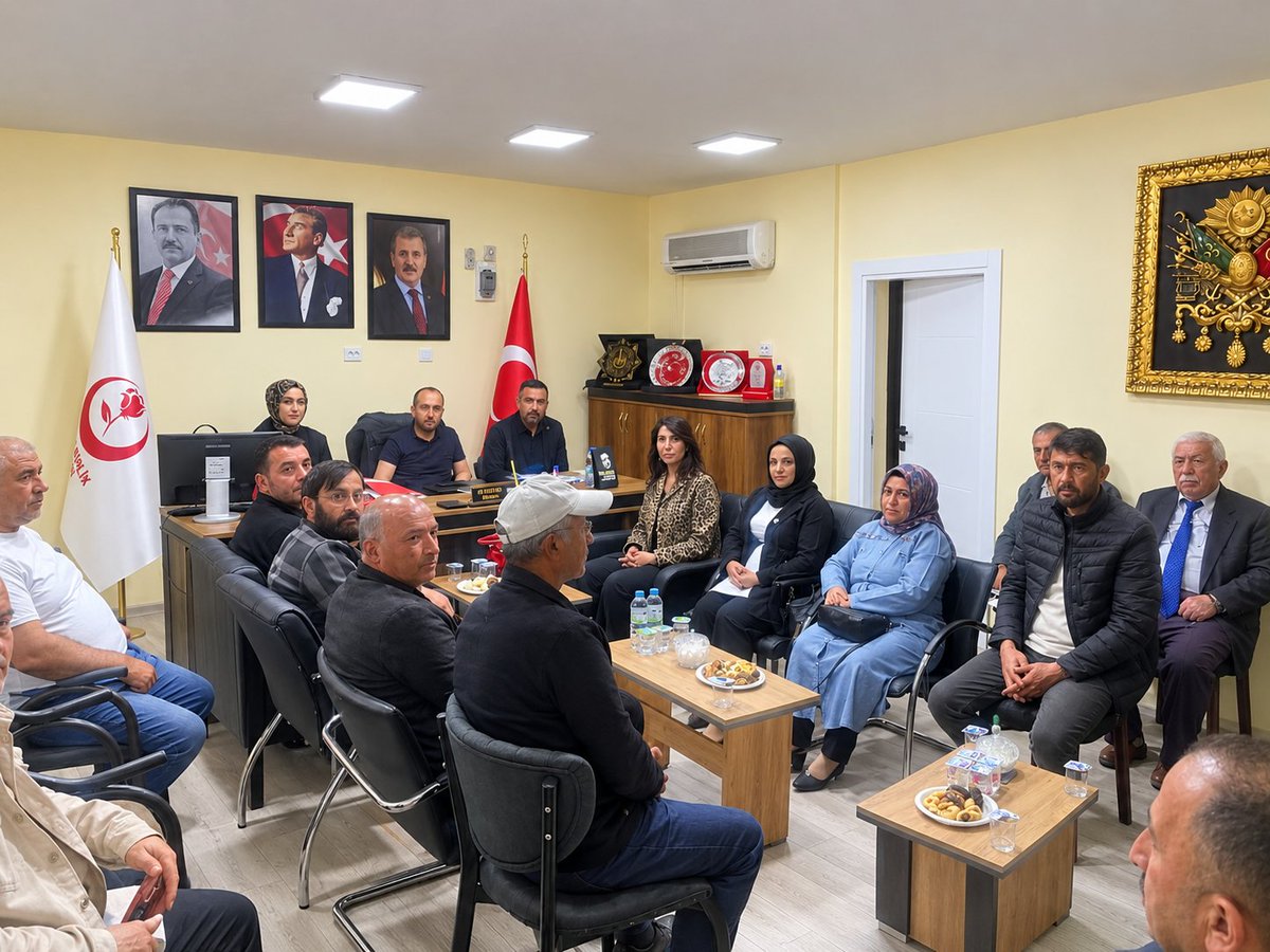 ondercan40's tweet photo. Kaman İlçe Başkanımız ve Yönetimini ile Genel istişare toplantımızı gerçekleştirdik Birliğimiz Daim Olsun 🇹🇷☝️ 
Birliğin ve Kardeşliğin Kalesi Kırşehir
 @Mustafa_Destici
@HakanAyanta3
@UmitTunc06 https://t.co/dW9LKaIN3Z