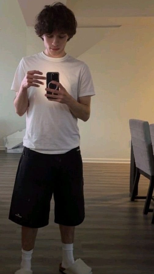 GaySturn1olo's tweet photo. Chris had morning wood... So he needed to jerk off before any of his brothers woke up 🥴

• #gayporn #gaysex #jerkingoff #fakes #chrissturniolo #sturniolotriplets #cum #bigdick • https://t.co/6AYMnMZ5oS
