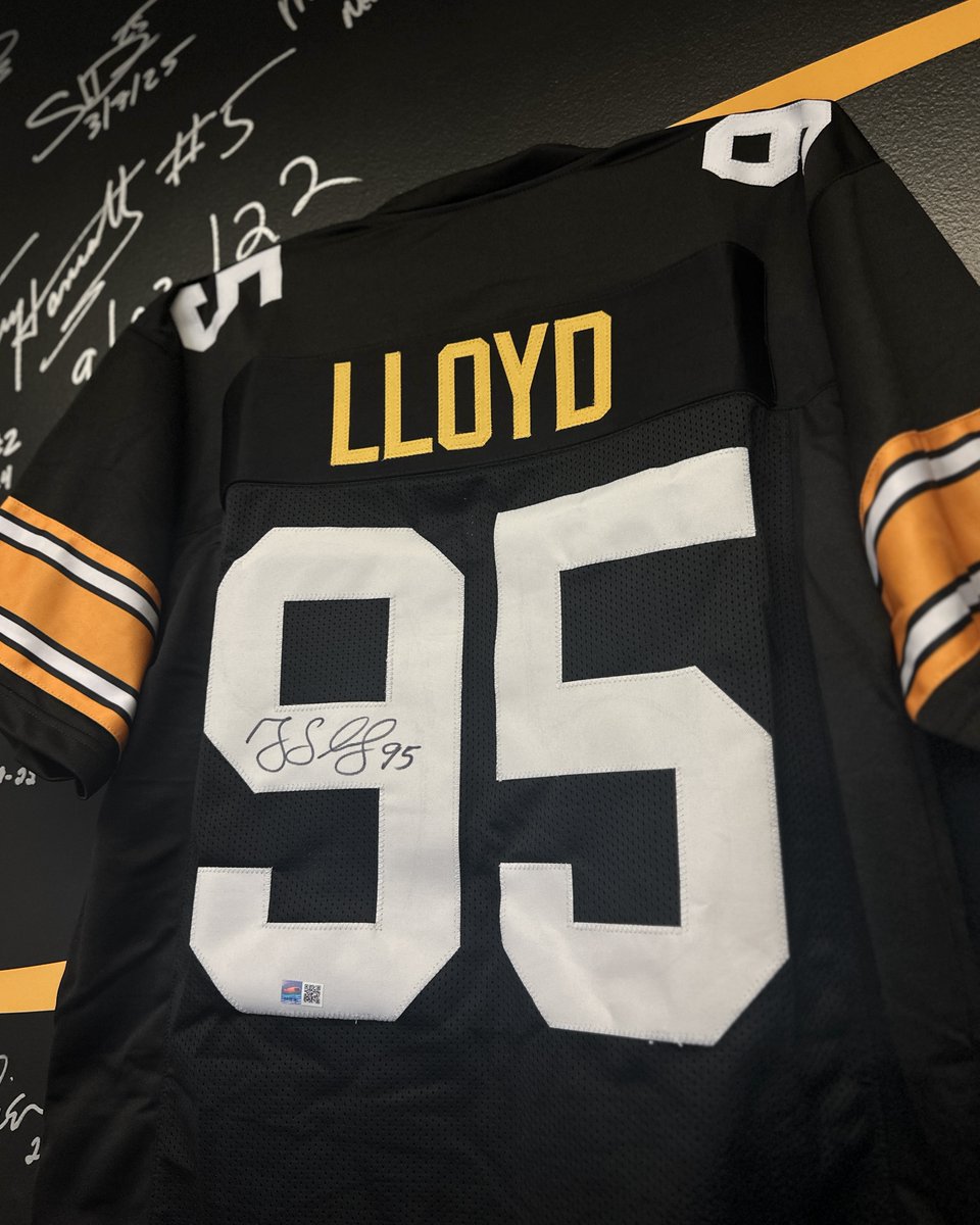 TotalSportsEnt's tweet photo. FLASH DEAL FRIDAY!

Greg Lloyd Autographed Jerseys are $69 for the next twelve hours!

Get one here: https://t.co/RI6FlANYJn https://t.co/CqcnDJaigo