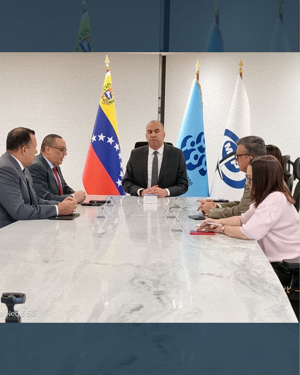 secodena_ve's tweet photo. En el marco del 49° Aniversario de la SECODENA, se sostuvo un encuentro de trabajo interinstitucional con el Ministerio Público @MinpublicoVEN  para fortalecer la cooperación, la legalidad y los DDHH en favor de la seguridad y defensa integral de la Nación. 🇻🇪🤝 https://t.co/tBwe7pAmQi