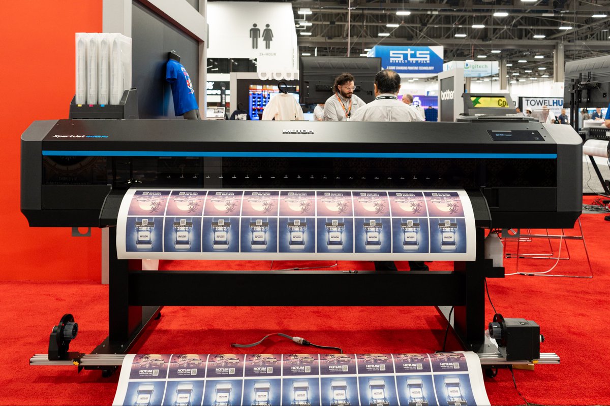 MutohAmerica's tweet photo. Leveling up together! 🎮🤝
 
Make sure the Brother booth #C2561 is on your PRINTING United Expo 2026 list! You'll find MUTOH technology in action, including eco-solvent, dye-sublimation, UV printing, and cutting technology. Brother and MUTOH: more printing possibilities, stronger together. 💪
 
📍Stop by Booth #C2561 and take a look!
 
#MUTOH #Brother #PRINTINGUnited #LargeFormat