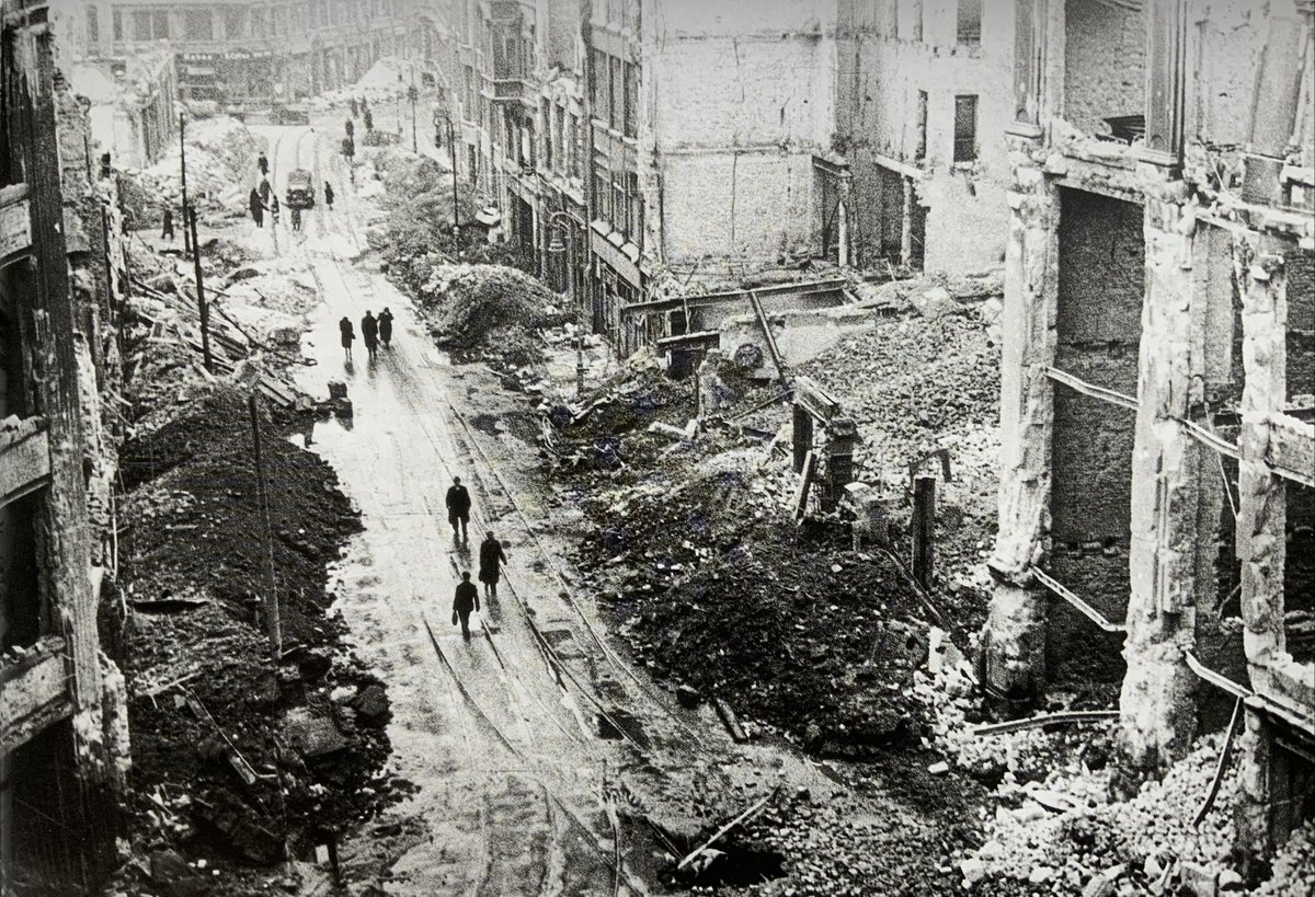NieMehrKrieg's tweet photo. Deutschland nach dem letzten Krieg. https://t.co/Zv5xeMZ8ye