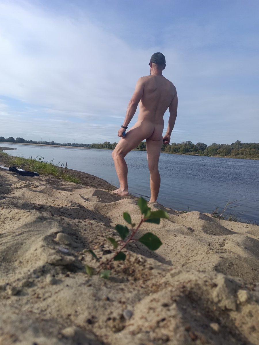RomanSrubo420's tweet photo. Ostatnie plażowanie sezonu '26 https://t.co/sR74zXWfE9