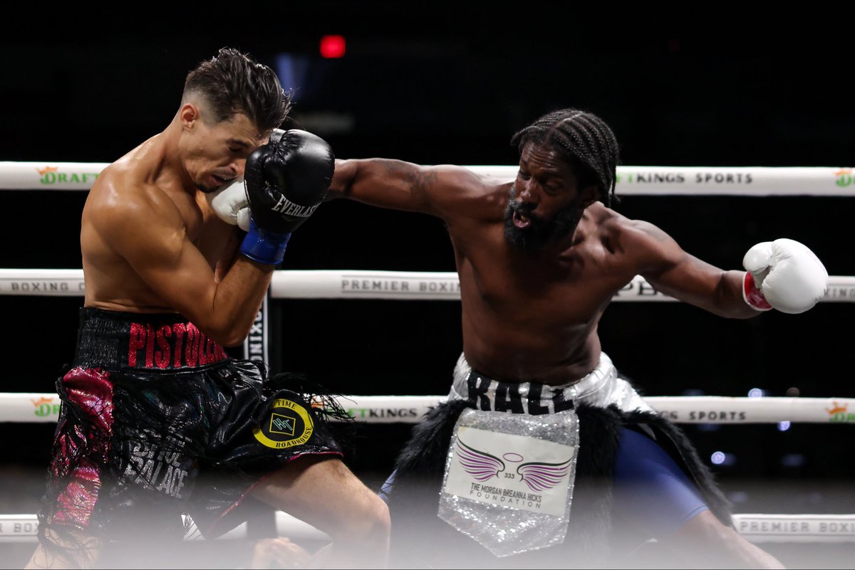 GlobalboxingNTW's tweet photo. 💥 EL PISTOLERO ENDS IT IN ROUND ONE!

Robert Guerrero Jr. stops Shawn “The Artist” Rall in Round 1, moving to 9-0 with 4 KOs. 🥊🔥

Respect to both fighters!

👇 Who’s next for Guerrero Jr.?

📸 IG: crisesquedaphoto

#GBN #RobertGuerreroJr #Boxing https://t.co/owG9ywSkKS