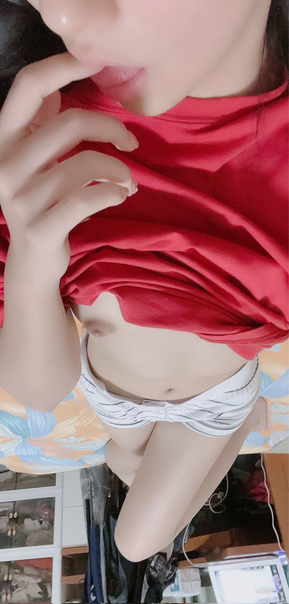 KeepSilent04's tweet photo. ＃绿帽 ＃女友 #女友分享 ＃反差婊
够不够诱惑 谁想舔😋😋 https://t.co/e4TI8GJVaF
