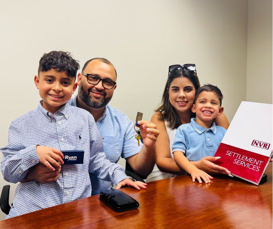 RyanHomes1948's tweet photo. A new home, and a family ready to make it theirs. 🏡💙

This couple and their boys were all smiles as they celebrated getting the keys to their new home. 

Thank you for letting us be part of such a special moment! 🎉

#RyanHomes #NewConstructionHomes https://t.co/VJojBBYZNm