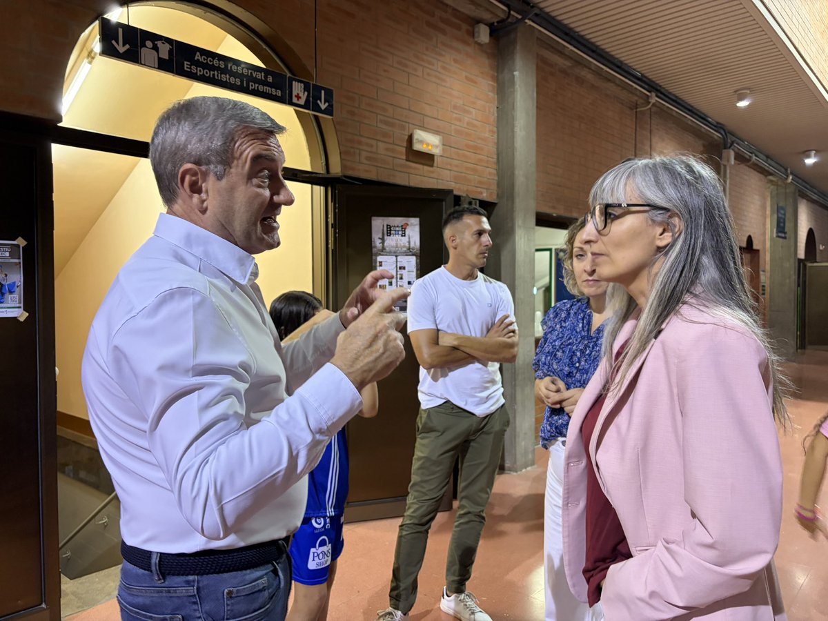 DiputacioLleida's tweet photo. La vicepresidenta Sandra Castro dona suport al Pons Lleida

Els de Carlos Cortijo han debutat a la Lliga Catalana amb victòria a casa contra el Vilafranca (4-1) https://t.co/pPjByNi5bq