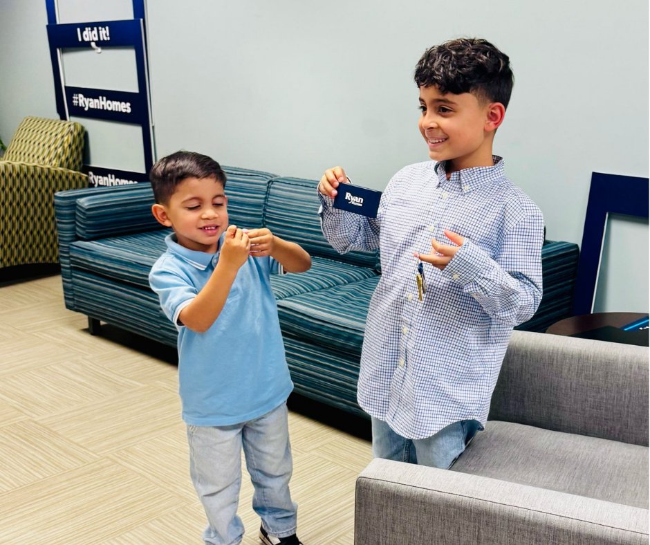 RyanHomes1948's tweet photo. A new home, and a family ready to make it theirs. 🏡💙

This couple and their boys were all smiles as they celebrated getting the keys to their new home. 

Thank you for letting us be part of such a special moment! 🎉

#RyanHomes #NewConstructionHomes https://t.co/VJojBBYZNm