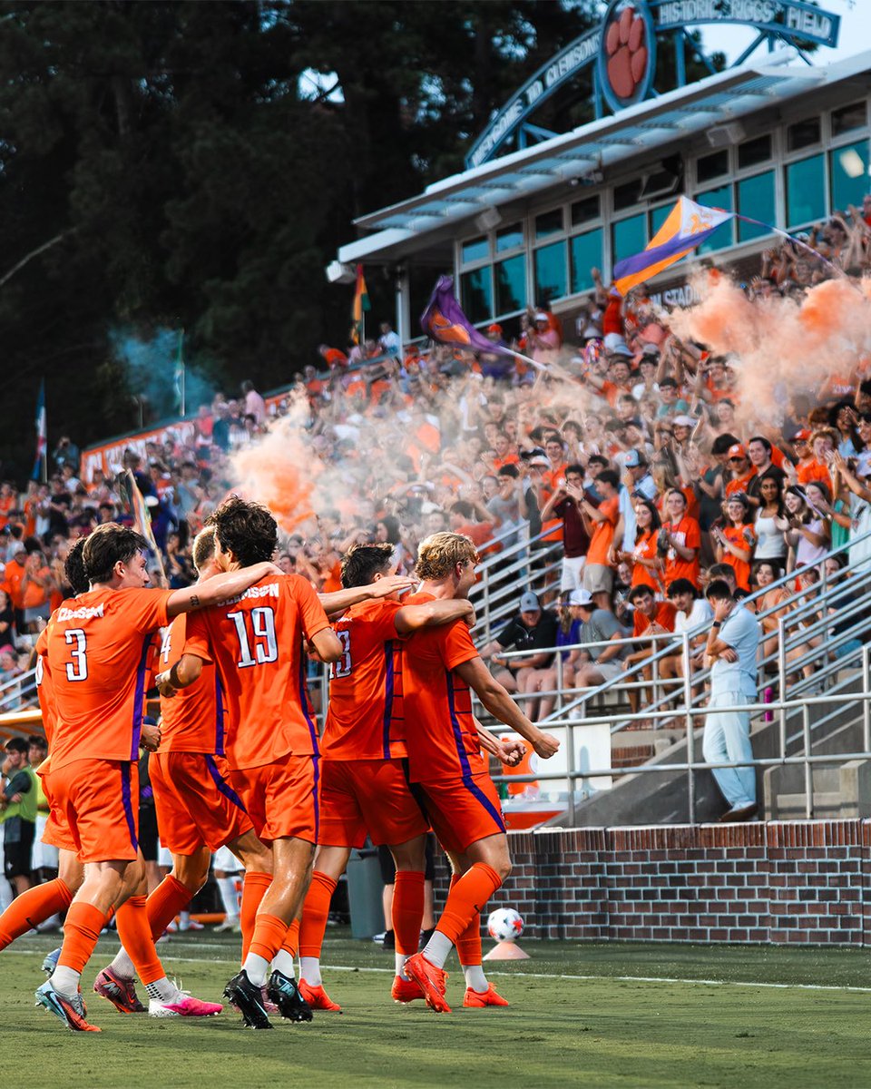 IPTAY's tweet photo. Lots of action in Tigertown this weekend!

⚽️ @ClemsonMSoccer - Friday at 7:00 PM
🏐 @ClemsonVB - Friday at 6:00 PM, Sunday at 1:00 PM
⚽️ @clemsonwsoccer - Sunday at 1:00 PM https://t.co/GbY4Vg9tL8