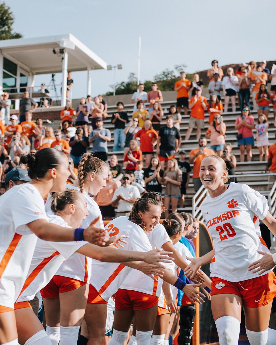IPTAY's tweet photo. Lots of action in Tigertown this weekend!

⚽️ @ClemsonMSoccer - Friday at 7:00 PM
🏐 @ClemsonVB - Friday at 6:00 PM, Sunday at 1:00 PM
⚽️ @clemsonwsoccer - Sunday at 1:00 PM https://t.co/GbY4Vg9tL8