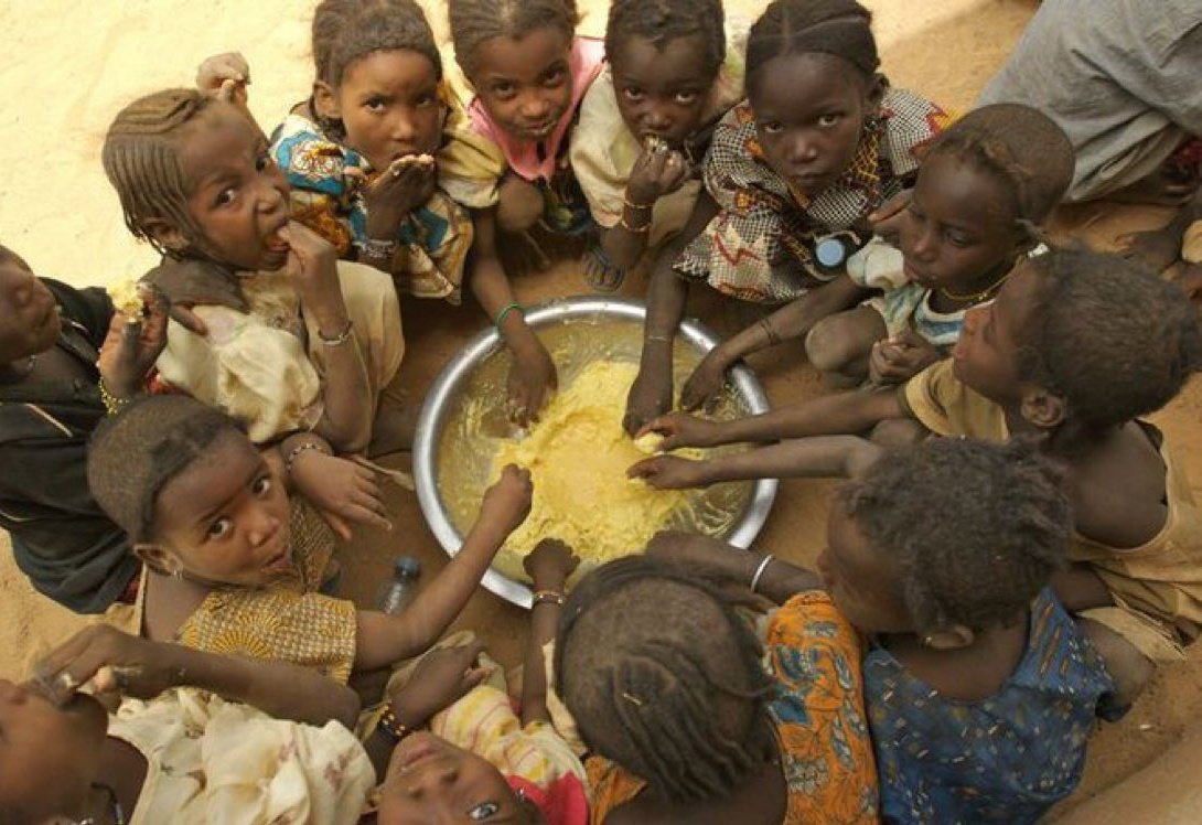 ros_sara2002's tweet photo. Sudan is starving

Do not stay silent, at least share!! https://t.co/giwScYaUjH