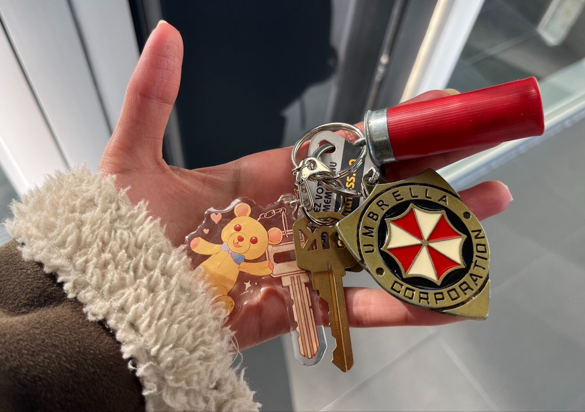 redlipsgunmetal's tweet photo. my keys are so cute https://t.co/iij2ot0pC1