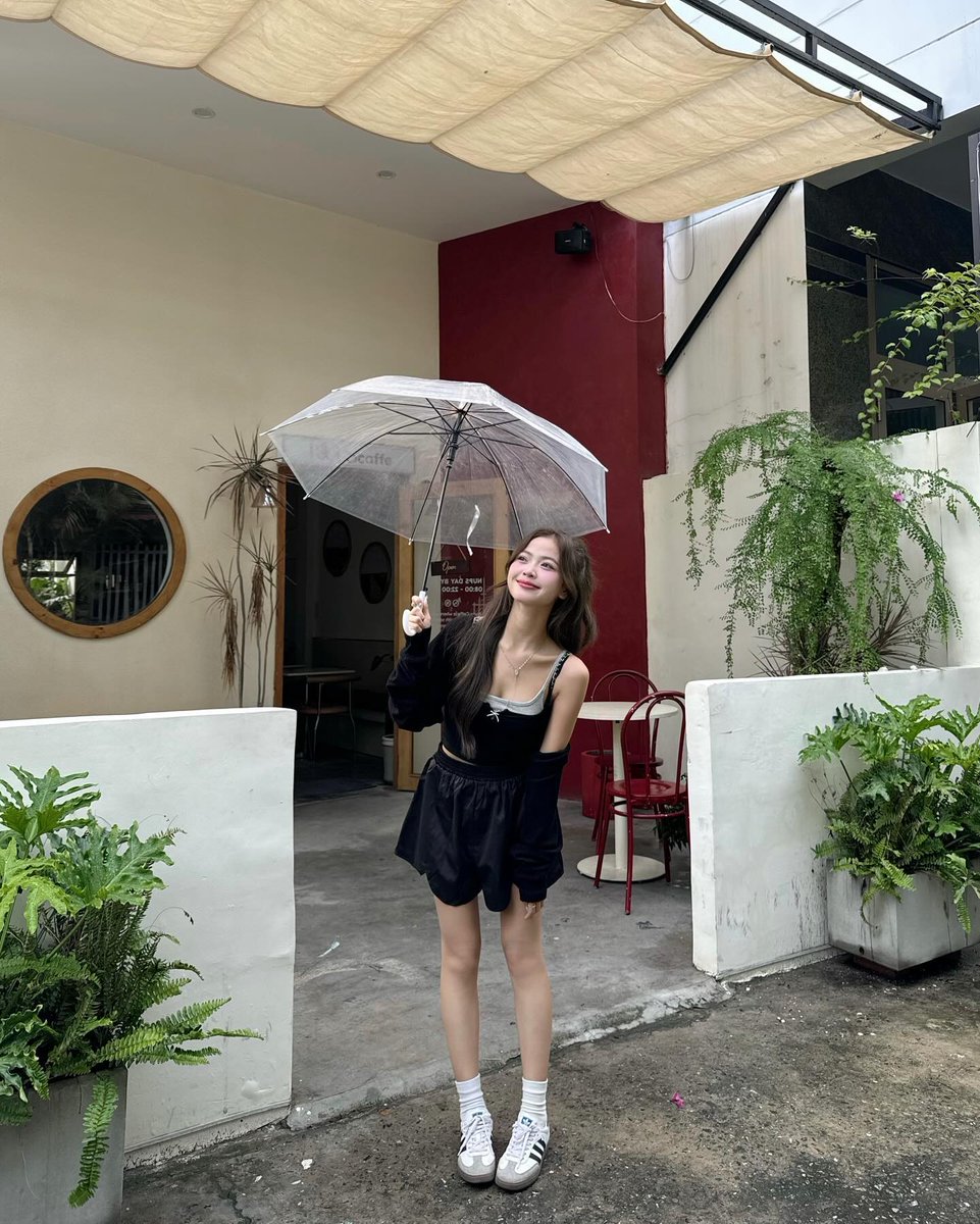 Linaas's tweet photo. Hello, lovely soul 💫 Always keep in mind that your smile can brighten someone’s day—wear it proudly. 🌈
whswoP https://t.co/SKMjf8wBWX