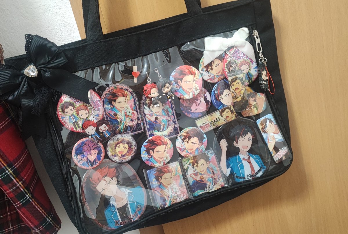 rikuyyk's tweet photo. That ita bag shi ain't even easy bruh.. But dude I had to make one for my otp.. I love u tetsukuro. https://t.co/JG6XCwNHhU