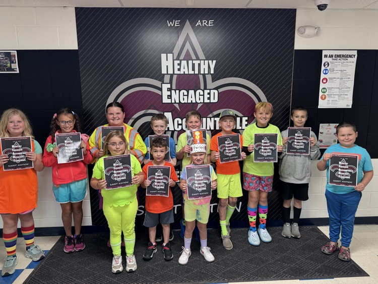CsdDallas's tweet photo. Homecoming tomorrow so we recognized HEART students today!! Great work everyone!!👏👏👏👏👏 https://t.co/23XFZQSV2j