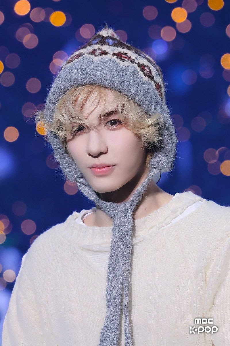 gianttaecat's tweet photo. if angels don’t exist, how do I explain blonde leehan https://t.co/557o71Uigo