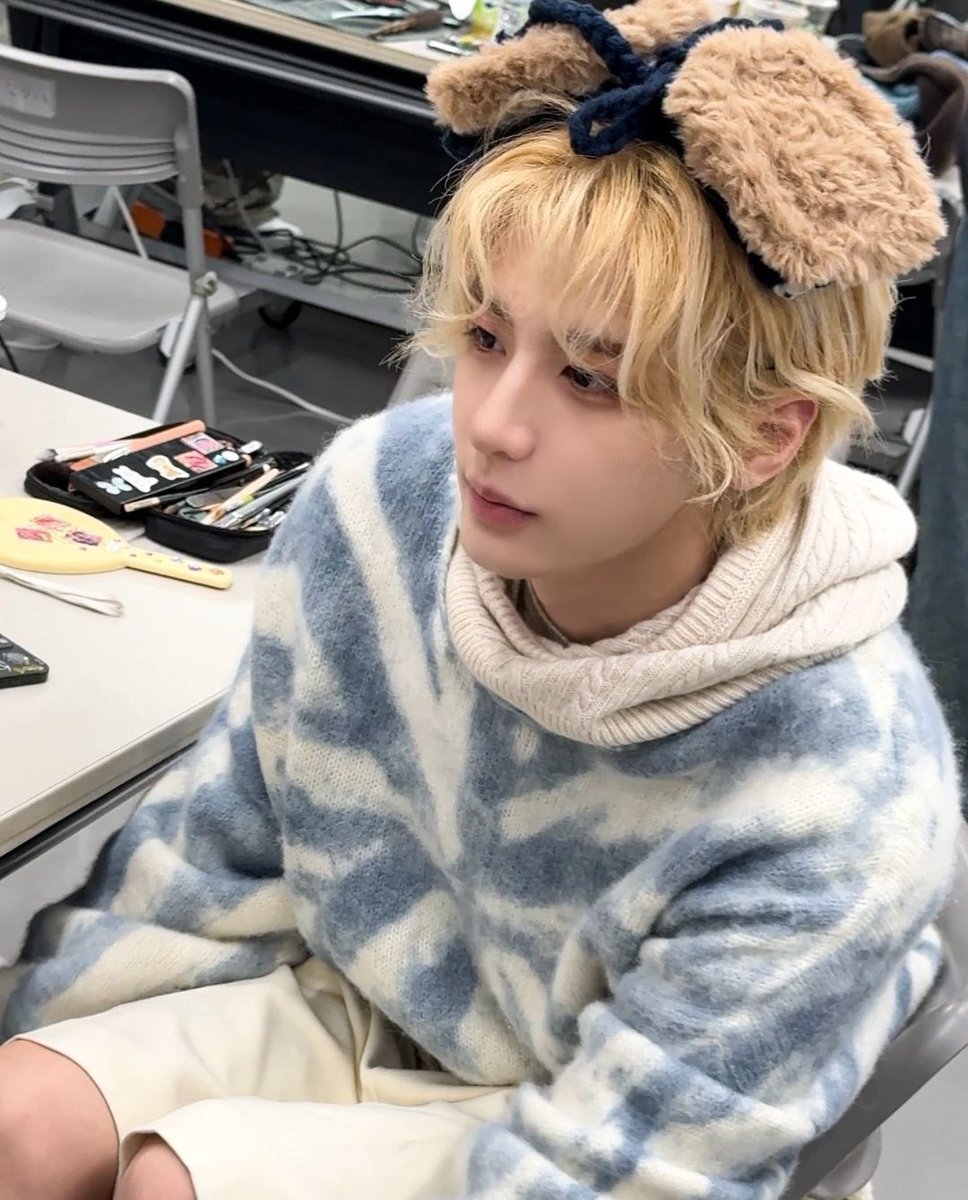 gianttaecat's tweet photo. if angels don’t exist, how do I explain blonde leehan https://t.co/557o71Uigo