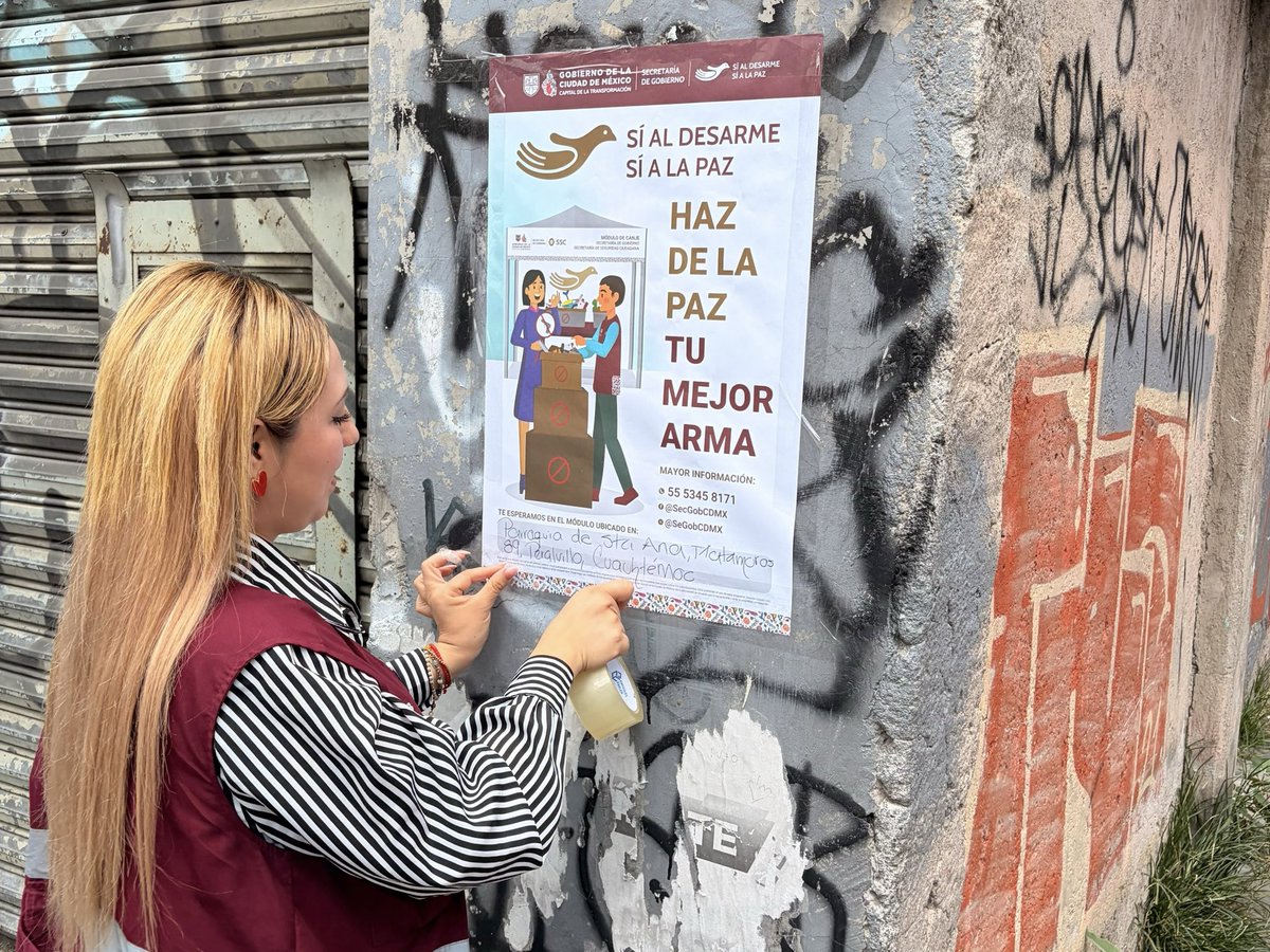 SeGobCDMX's tweet photo. Hoy, como parte del Gabinete de Seguridad de la colonia Morelos, personal de la @PDHCDMX realizó un recorrido para promover la estrategia #SíAlDesarmeSíALaPaz e invitar a vecinas y vecinos a participar en esta iniciativa que busca prevenir la violencia y fortalecer la construcción de entornos seguros y de paz. 🕊️