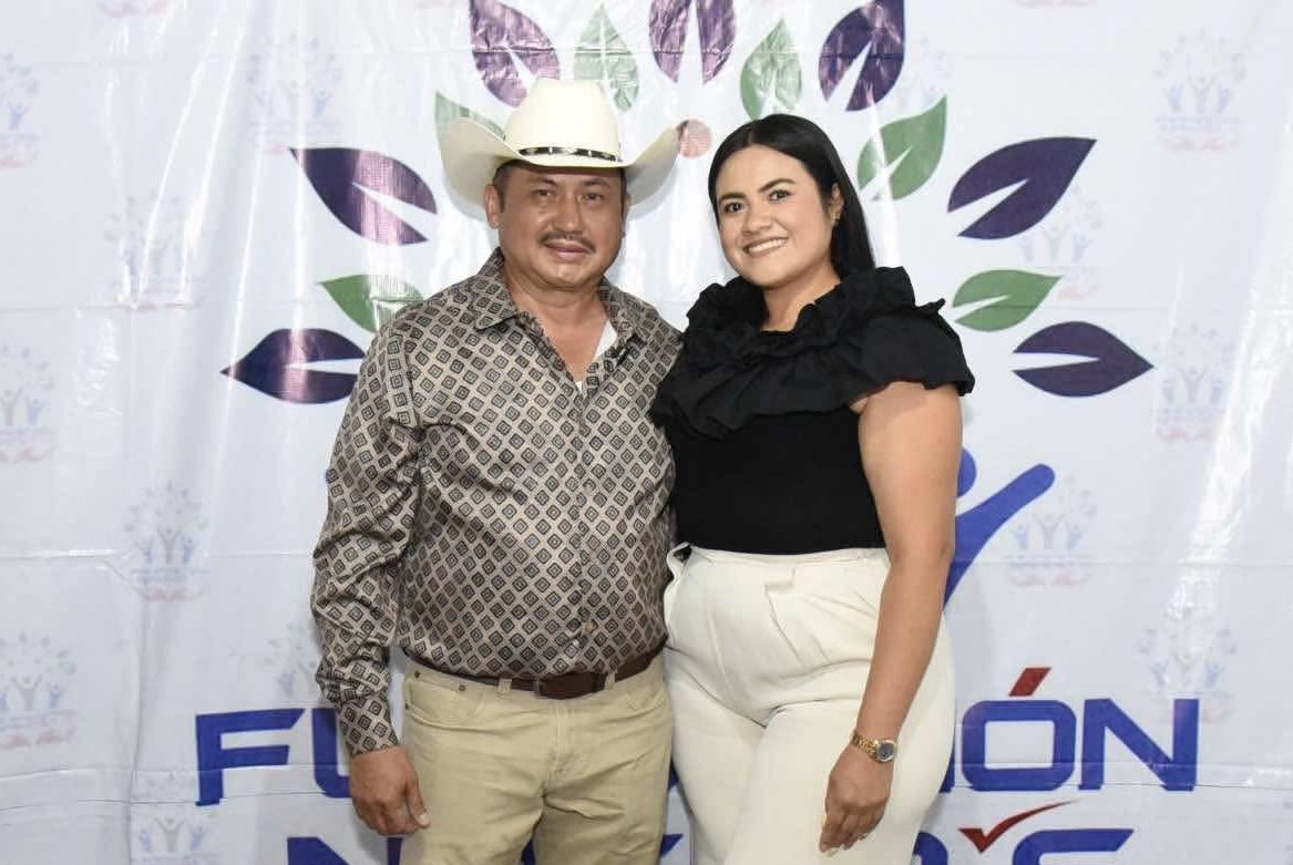 ArmandoDom_'s tweet photo. #DonNacho, es un personaje de experiencia y conocimiento amplio de lo que necesita #VillaCorzo. Incluyente, humanista y de buenas relaciones. Su #Fundación, ha sabido responderle con hechos y acciones contundentes a la ciudadanía. Por fin, alguien escucha, atiende y da resultados en ese municipio. Me consta que le ha caminado duro y tupido. Grandes noticias se avecinan. No tienen rival, por cierto.