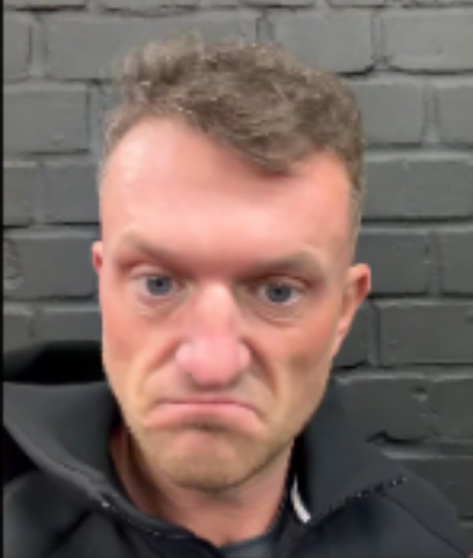 AndyPlumb4's tweet photo. Look how a cocktail of hate, coke and greed has prematurely aged this cunt. 

@TRobinsonNewEra https://t.co/JJRPGJmzEN