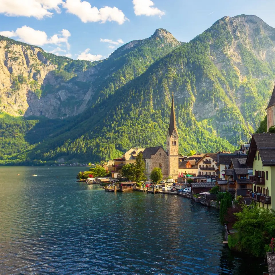 etginlik's tweet photo. Avusturya'nın Alp Dağları'nın eteklerindeki eşsiz köyü Hallstatt. https://t.co/EOA9L9XViP