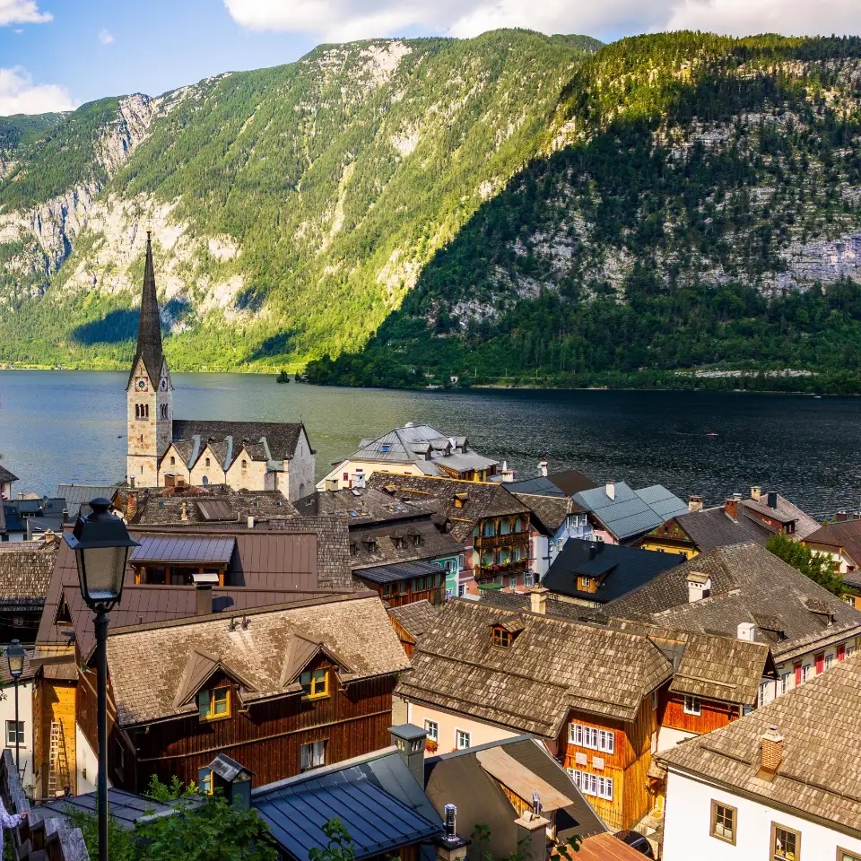 etginlik's tweet photo. Avusturya'nın Alp Dağları'nın eteklerindeki eşsiz köyü Hallstatt. https://t.co/EOA9L9XViP