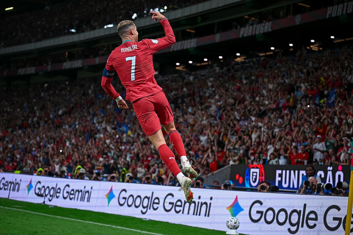 _gjr7's tweet photo. Cristiano Ronaldo “ Suiii ” 💔
#NationsLeague | #PORWAL https://t.co/K5kCS3eZBc