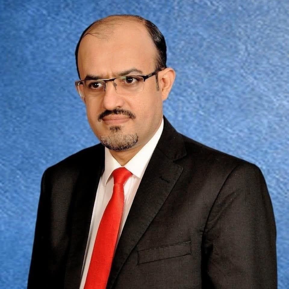 alialabbasi004's tweet photo. هذا مصطفى القطيبي صاحب ريمه
لو انا مكانه بعد اهانة سعد العمري قسم معاد احضر مناسبه، حتى ختان.

هؤلاء قوم مغسوله وجوههم ببول حمير أعزكم الله. 

دكاً دكاً يا سعد العمري 😁😁 https://t.co/ZtGL1QKYyU