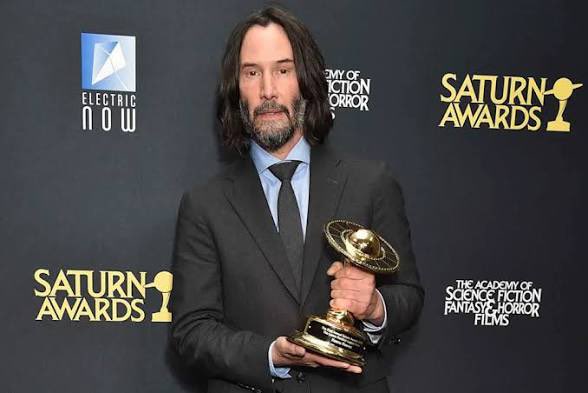 KeanuReeveon's tweet photo. We’ve come this far together, and I’m thankful for every single person who has been part of the journey. Thank you for your endless support and love. There’s still so much ahead, and I’m excited to share it with you all. ❤️🙏#dogstarmusic https://t.co/fTOTZOh2GP