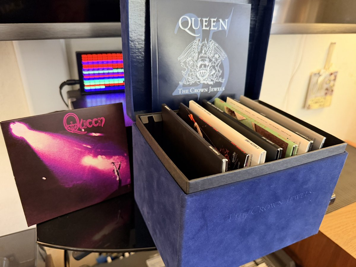 MrSaratoga's tweet photo. Going through the Queen Crown Jewels collection that covers up to “The Game”. Starting with the first self titled:
Queen
s/t
EMI-Elektra
1973
Produced by John Anthony, Roy Thomas Baker, Queen
#nowplaying #queen #compactdisc https://t.co/2VXOgd0s6O