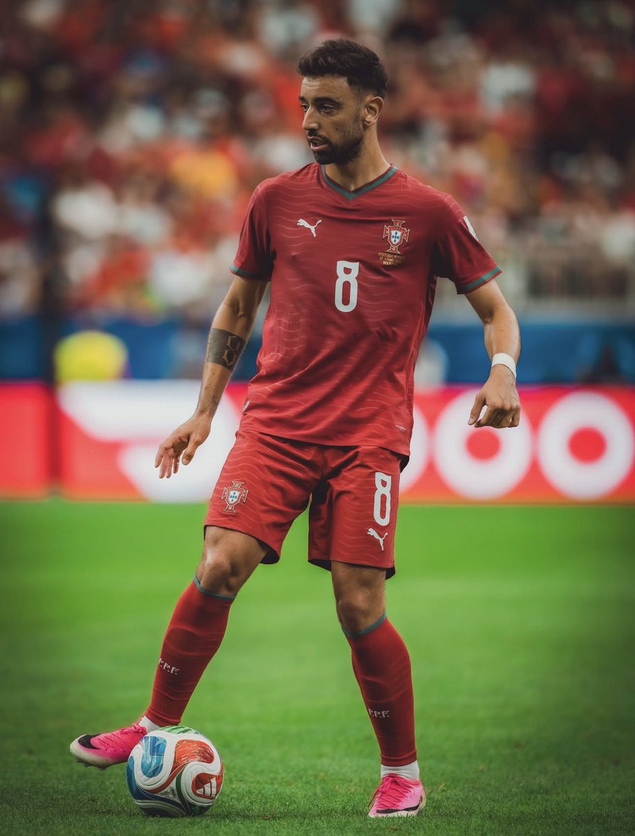 Utdtruthful's tweet photo. 🚨 Patrick Dorgu from RW created the MOST chances (3) against Norway. 🇩🇰

Bruno Fernandes also created the MOST chances (5) against Wales 🇵🇹 https://t.co/XHMu9W0Px5
