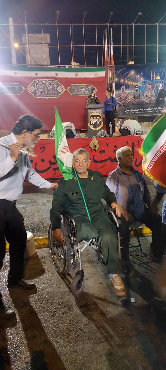 montazerrmahdi's tweet photo. احسنت به پاسداران، جانبازان، رزمندگان اسلام در شب رژه خیابانی جانفدایان کازرون

#جانفدایان_فارس
#جانفدایان_کازرون https://t.co/EqPLbmBqlF