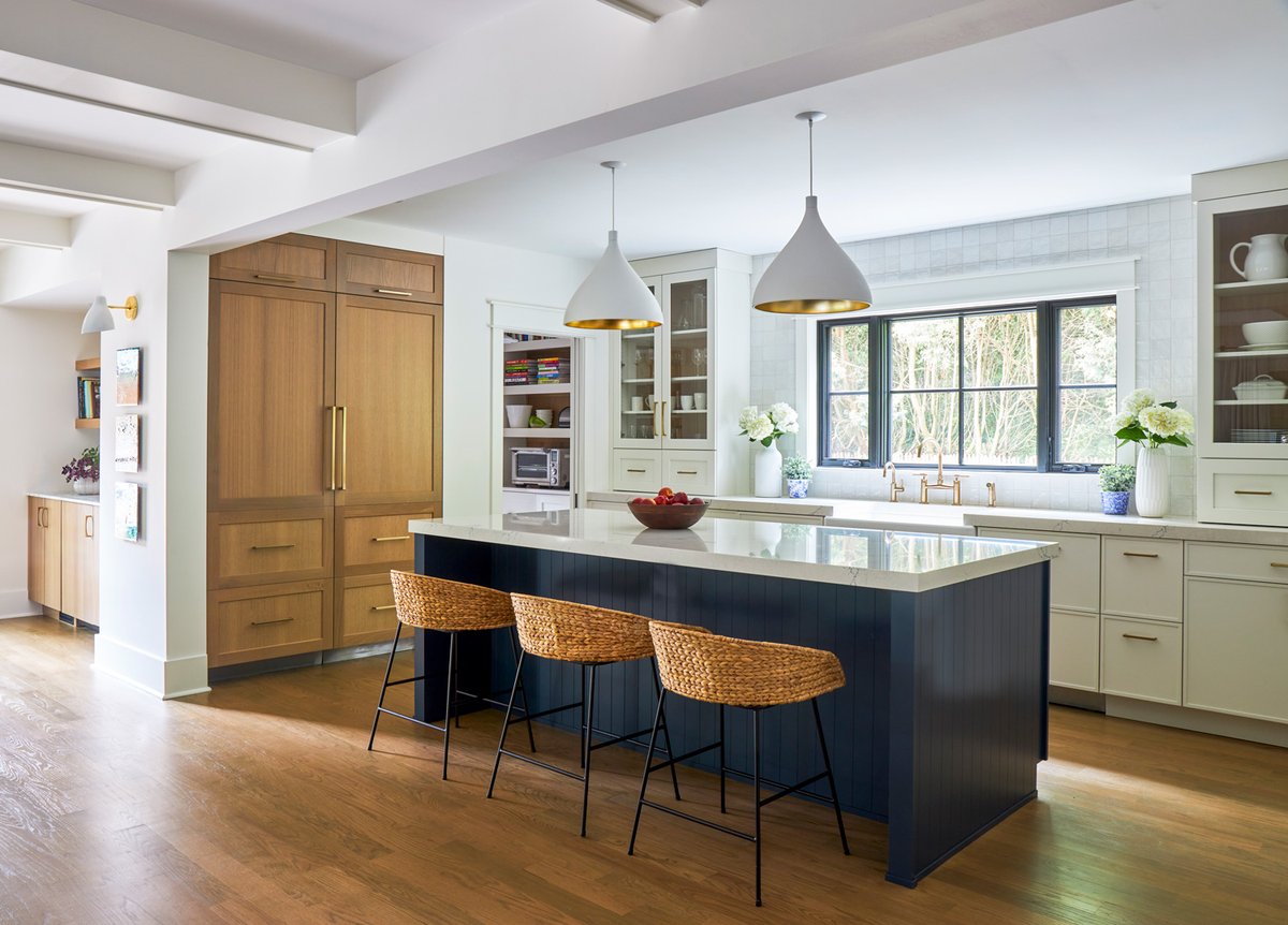 KDPartners's tweet photo. Good design isn’t just about how a kitchen looks. It’s about how effortlessly it works for you every day.

#KitchenDesign #CustomCabinetry #DesignDetails #KitchenGoals #DreamKitchen

Architect @kipnisarch
Cabinetry @durasupreme
Photos: Michael Alan Kaskel https://t.co/YuS6qhy9R2