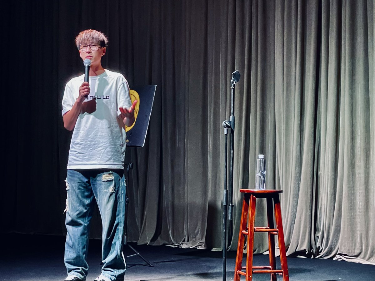 MoisesFarry's tweet photo. Just bombed my new joke about grocery store self-checkout "ghost beeps" and the whole crowd stayed dead silent for 10 seconds before one guy yelled "same" — love this chaotic room! https://t.co/lCdDKuPg22
