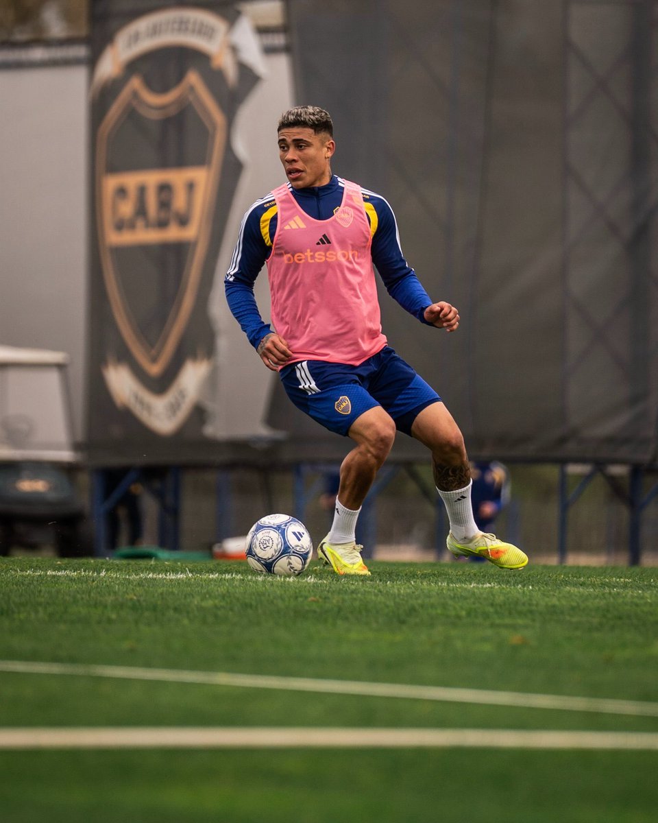 diariobocaa's tweet photo. 🔜 Próximo objetivo: Copa Argentina. 🏆🇦🇷

#Boca https://t.co/71nah1CVLM