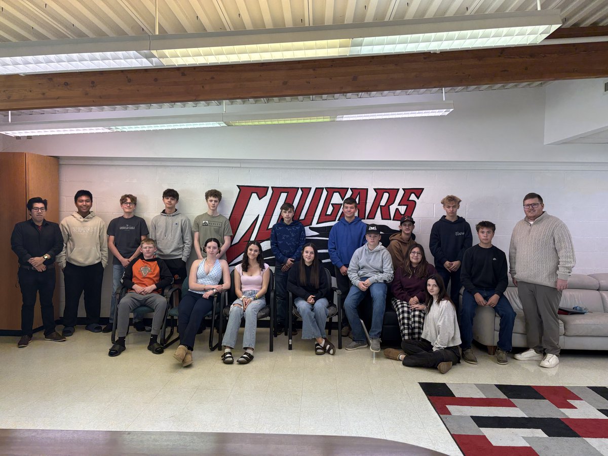 CrossroadsCU's tweet photo. Phil &amp; Peyton, Financial Service Representatives at Crossroads CU, were invited to the Grade 10 Financial Literacy class at Canora Composite School today to share insights on compound interest, saving strategies, investing, and more. Plus, there were snacks! 🍪💰 #CrossroadsCU https://t.co/YV79CSCDYr