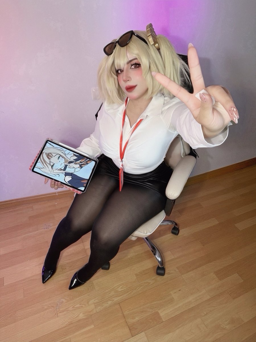 Kattxds1's tweet photo. Burnice trabajadora de claro 🤍
.
.
.
#burnice #zzz #ZenlessZoneZero‌ #cosplayㅤㅤㅤㅤㅤㅤㅤ #ZenlessZoneZero‌cosplay https://t.co/ABNFKxZ5ol