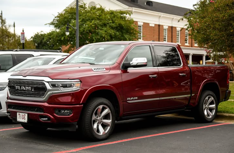 uagameday's tweet photo. Make this #BamaGameday smooth and purchase parking ahead of time! Parking lots are available for just $40! 🚗

Purchase link👉 https://t.co/uwF6qD6t81 
#RollTide https://t.co/se4BWZnAM2