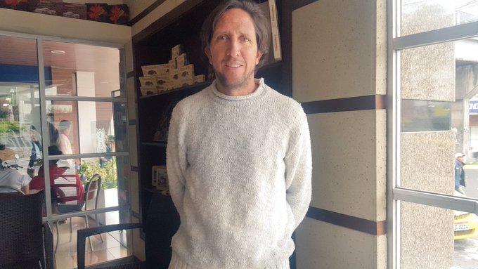 MachdeportesFM's tweet photo. 📻 EN VIVO
🎙️ #Entrevista | Juan Carlos Burbano - Ex seleccionado de la tricolor

🗣️💬 “Esta semana ha sido difícil por el momento del club. Gracias a el Nacional uno pudo llegar a la selección. Lamentablemente no se ve una mejora en un futuro inmediato y ojalá el equipo pueda volver en algún momento”.