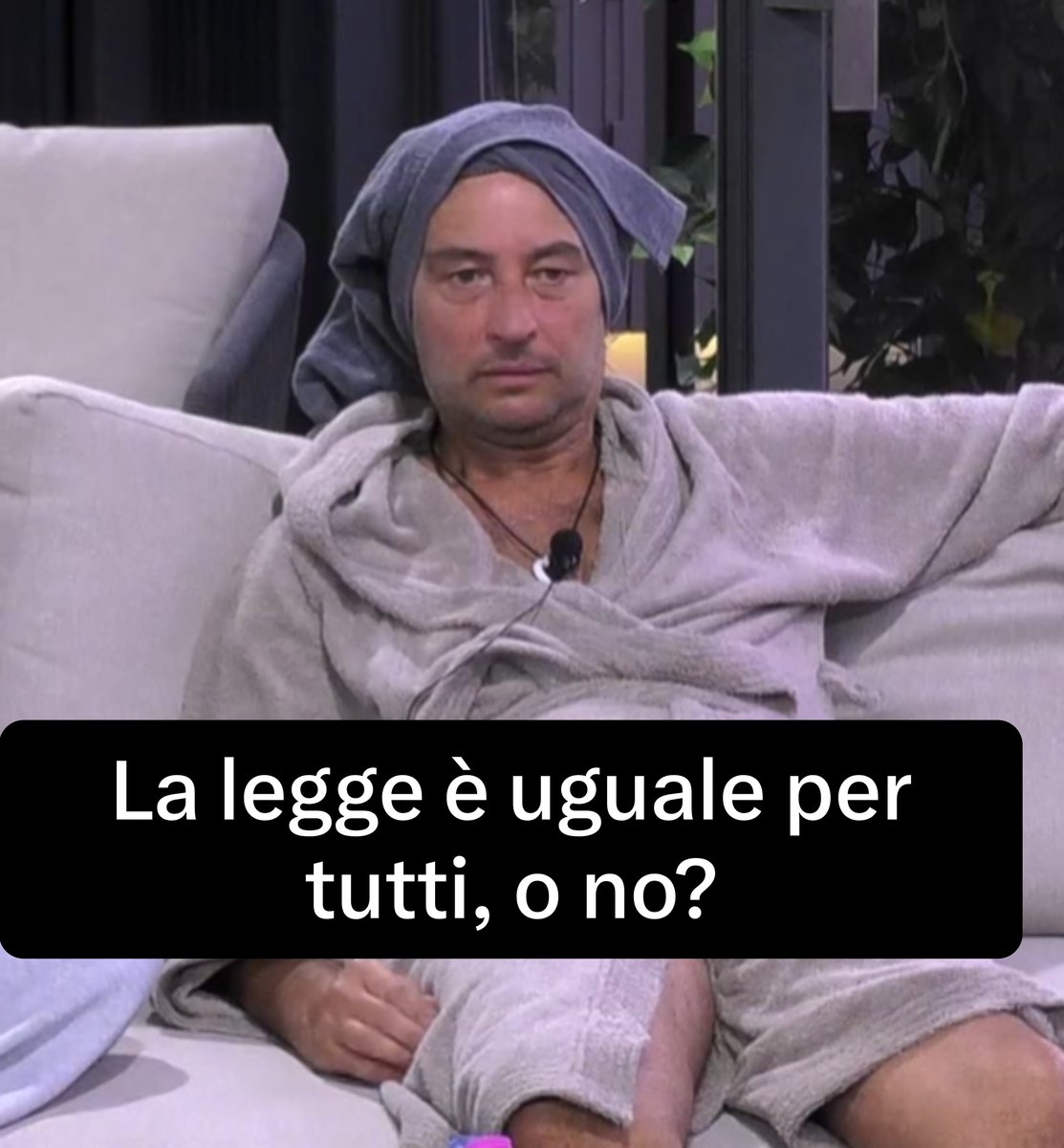 io_anit's tweet photo. Mi ricordo Spolverato che bestemmiava ogni 5 minuti e nessuno a detto nulla.#gf siete diventati tutti santi pe caso? LUI era unico per qualle tanta gente guardava,adesso vi auguro di falire.Ciaone!#gfvip https://t.co/DmDHsQwuBG
