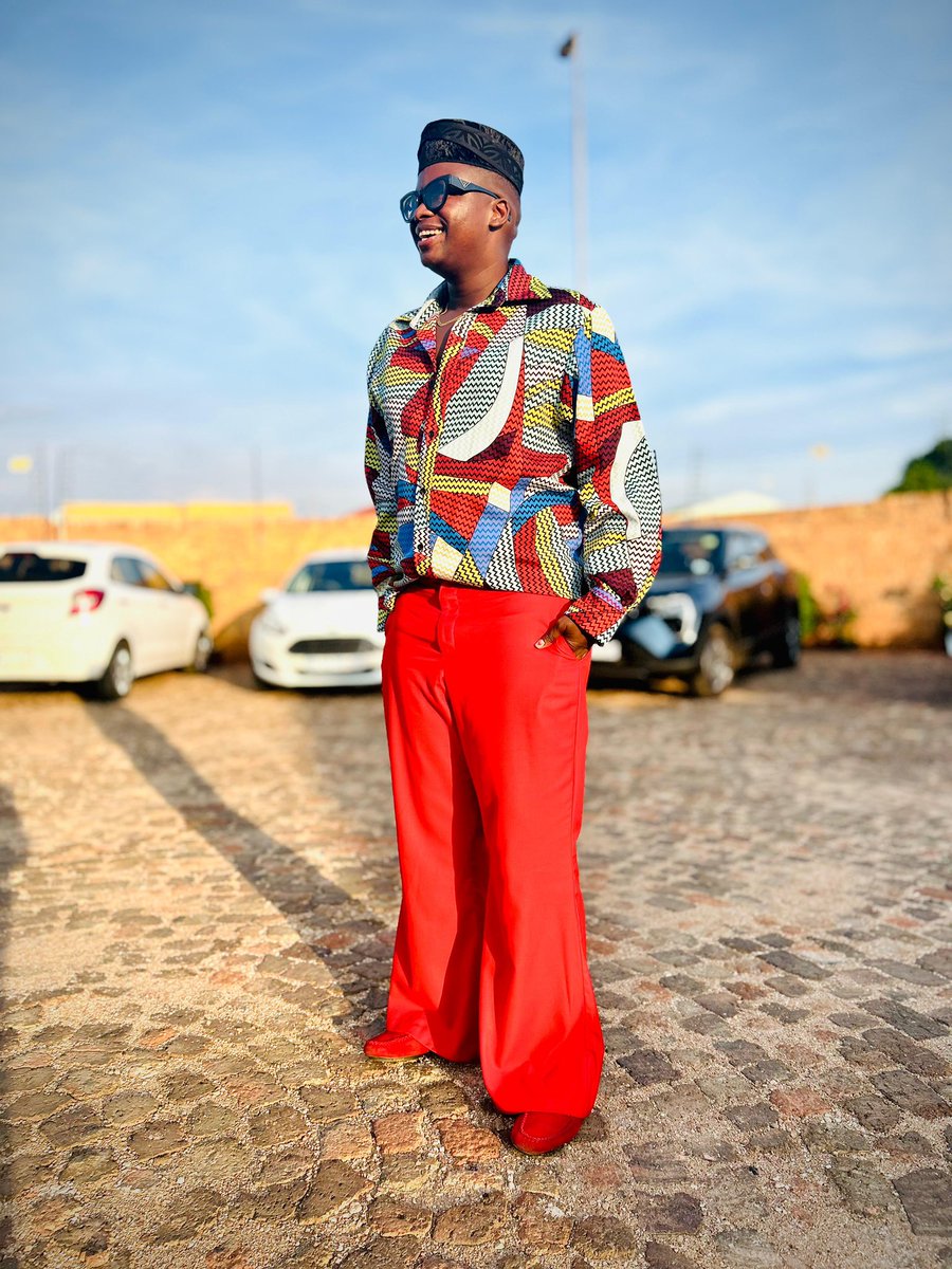 napo_Modise's tweet photo. What an honour to celebrate 19 years of @kasiefm971 ❤️🎙️ 19 years of music, community, connection, and giving iKasie a voice. Being part of this growing legacy is a privilege I never take for granted. Happy 19th Birthday, Kasie FM! 🥂🔥
#KasieFM19 #HomeDriveWithNapo #IAM19 https://t.co/8DOsv7sTBf