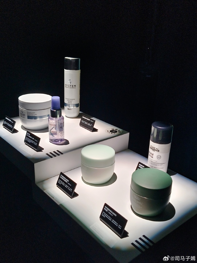 PastyWeiskwlb's tweet photo. Just unboxed my long-awaited skincare set from Sephora—never been so excited to pamper my skin tonight! ， https://t.co/1Fkc23xHjh
