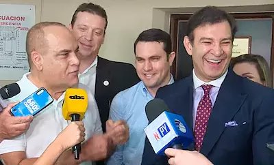 Raulben's tweet photo. HERNÁN RIVAS NO LLEGÓ SOLO!! https://t.co/l1YOwQM7iP