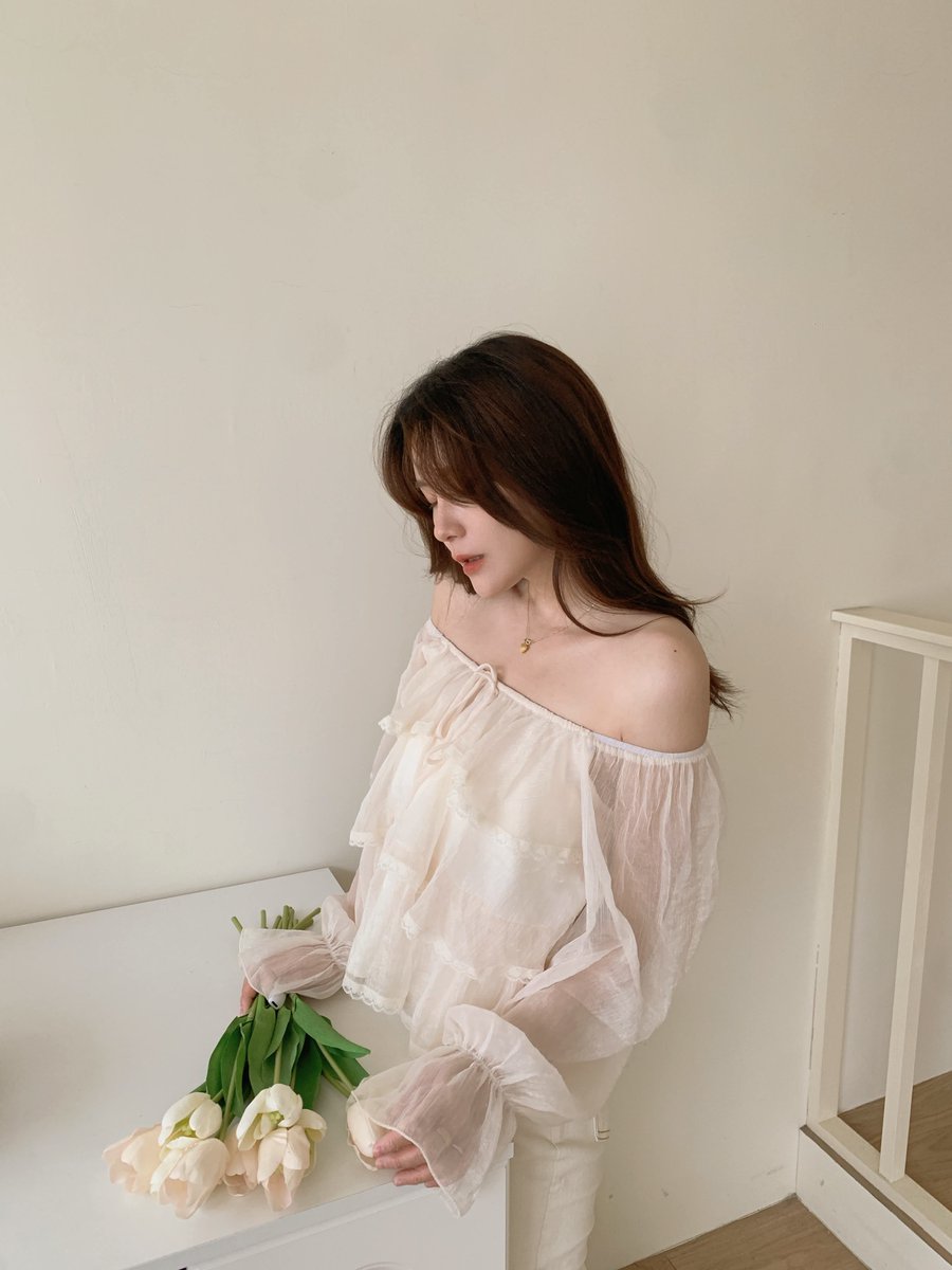 GeorgeBennf3j's tweet photo. Mom threads knp ga ada yang ngasih tau kalau dbf ternyata senyaman ituuu😭🫵🏻 wkwkwkwk bye bye pumping era🥹🫶🏻 https://t.co/TQDtzQ1Nfm