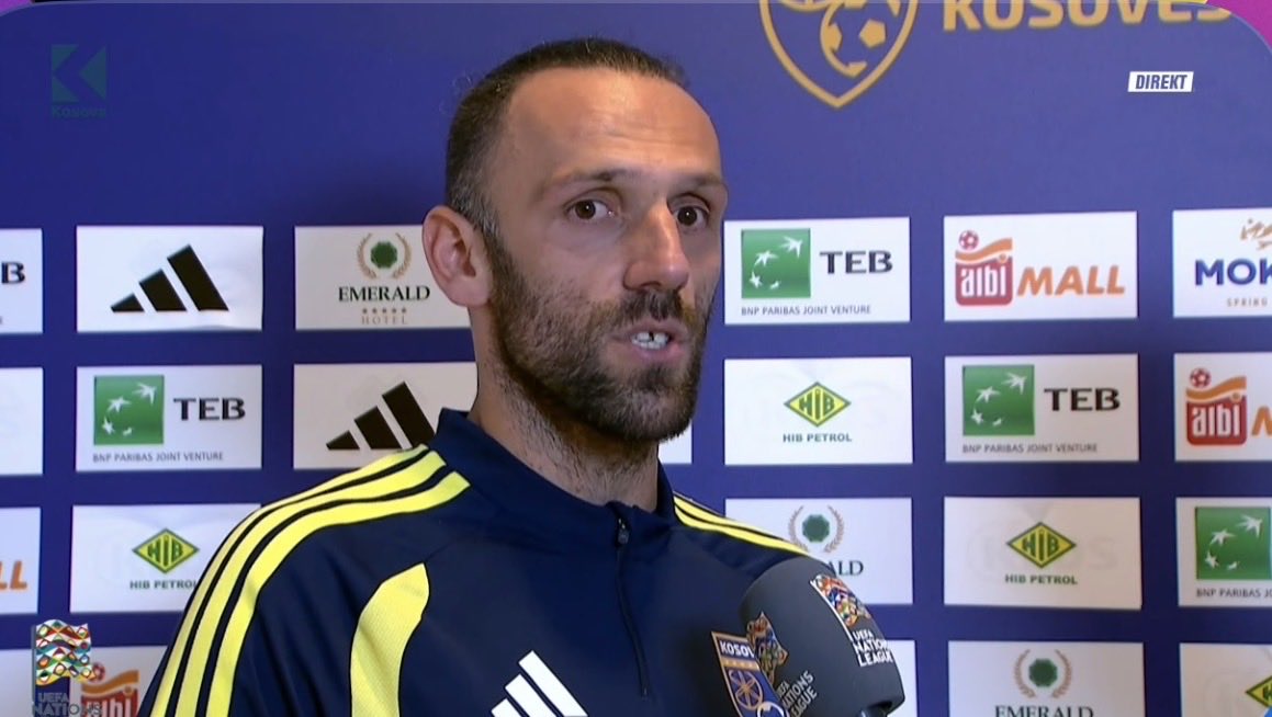 ShpendThaci96's tweet photo. “Fitoren ua dedikoj çlirimtarëve tanë, krerëve të UÇK-së”, kapiteni Vedat Muriqi për “Klan Kosova”.

Ndërsa Milot Rashica në intervistë u solidarizua duke dalur me bluzën që avokon drejtësi për çlirimtarët.

Faleminderit, djem! 🇽🇰 

#KOSIRL https://t.co/4rn0egUwNj