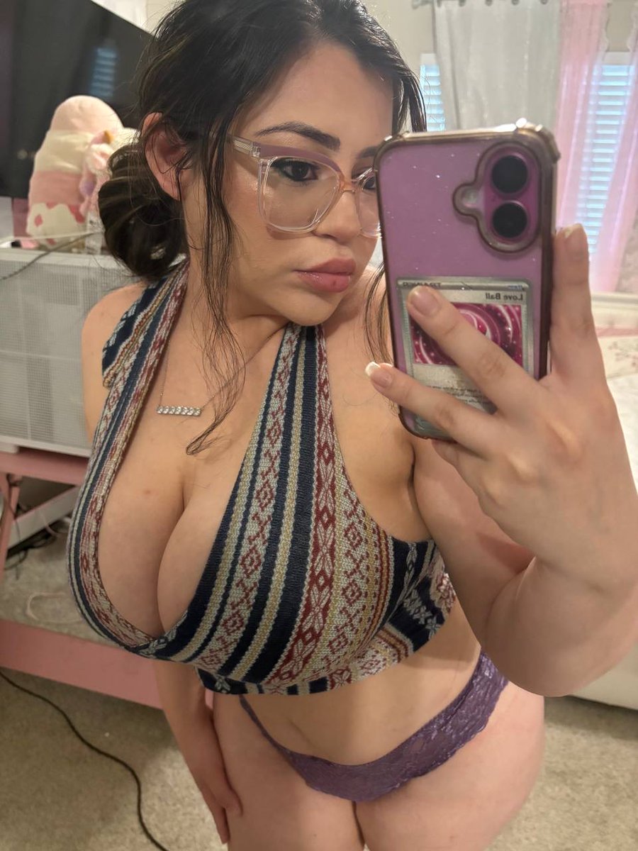 moanermonae's tweet photo. which do you prefer front or back💋😏#usa #latina #fyp #explore https://t.co/hVxz2EfGPr